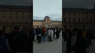 Año Nuevo En Paris 2022 Con Mi Familia India Pirámides De Louvre Glimpse