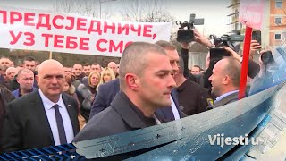 Vijesti U 7 Dodikove Pristalice Pokušale Izazvati Incident Ispred Sudnice