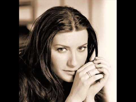 Laura Pausini - Megamix Laura Pausini - Megamix klip izle
