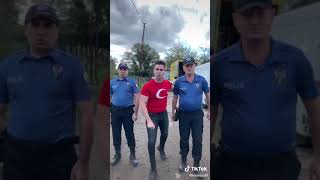 Kaan Özdil Türk Polisi İle Çektiği Video