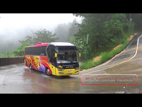 PERBEDAAN BUS YANG BIASA DAN YANG TIDAK BIASA MELINTAS JALUR SITINJAU LAUIK
