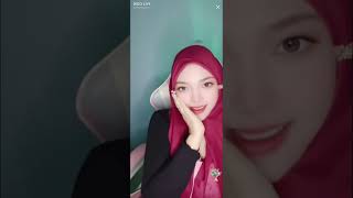 Jilbab Cantik Pamer Belahan Halu Hijab