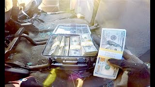 FOUND MONEY IN STOLEN TRUCK!!(CALLED 911) FOUND MONEY IN STOLEN TRUCK!!(CALLED 911)