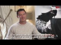 Luke Evans est DRACULA (et il a de vrais crocs de vampire...)