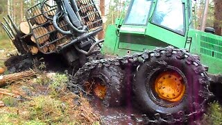 John Deere 1110D logging in mud