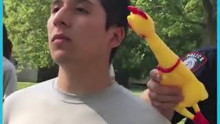 Os Futuros Polícias Conseguem Par O Teste Da Galinha Sem Se Rirem?