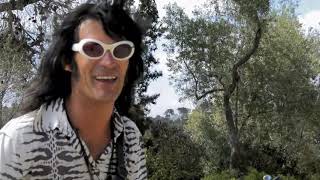 Jason Jeans The Jaguar King Of Rock & Roll Street - Barcelona - Spain