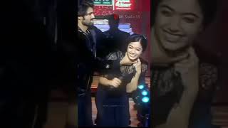 Rashmika Mandanna & Vijay Devarakonda Cute Moment On The Stage Show