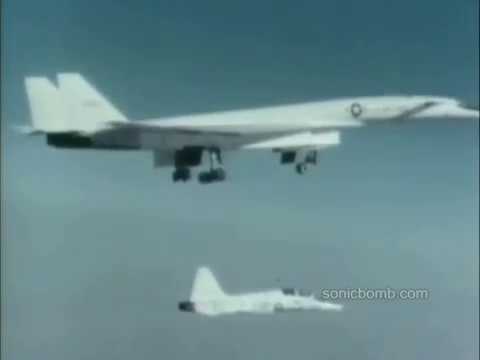 Canard Aircraft on American Xb 70 Valkyrie  Canard Aircraft  Cancelled Military Aircraft