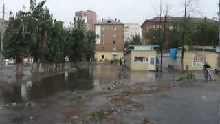Видео Наводнение в Челябинске 14.07.2012 по улице Воровского от Max Eremenko, улица Воровского, Челябинск, Россия