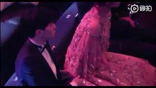 Deng Lun & Yang Zi Cell Phone Texting, Weibo Night 2018