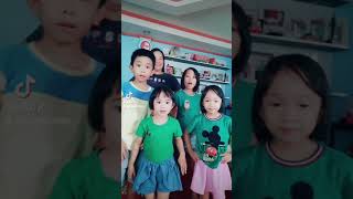 Pinay Mom With Her 4 Kids. Tiktok Is Life