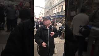 Avusturyaliya Çi̇ğ Balik Yedirdik