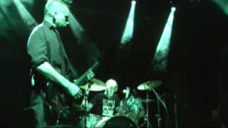 Watch Die So Fluid Kiss The Floor video
