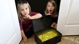 WE FOUND TREASURE! | ESCAPE ROOM TREASURE HUNT WE FOUND TREASURE! | ESCAPE ROOM TREASURE HUNT