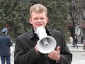 Видео Харківські свободівці викинули "блакитні" екрани