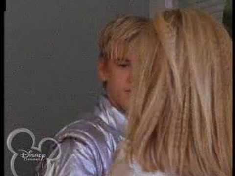 Lizzie Mcguire Aaron Carter Hilary Duff kiss