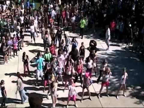 Ponderosa High School's 80's Spirit Day was surprised with a Flash Mob