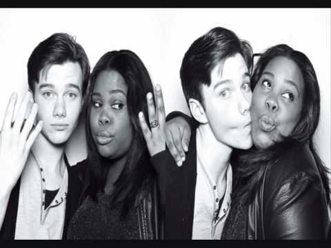 Chris Colfer and Amber Riley singing 4 minutes :Glee