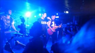 Watch Gun Wont Back Down video