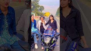 कल सड म Kaala Saree Me