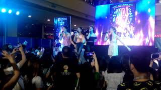 Walwal Girls At Robinsons Malolos