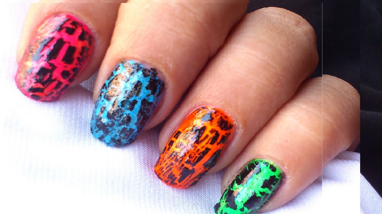 How to Use Crackle Nail Polish? : Tutorial - YouTube