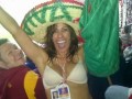 Consuelo Duval se quita la ropa en el México VS Japon