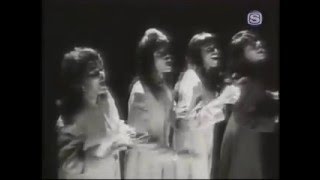Watch Primal Scream Movin On Up video