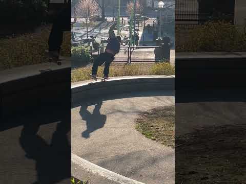 éS | Mystks | Nose Grind Nollie Heel