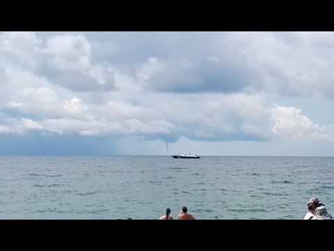 Торнадо в Аб