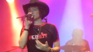 Watch Enrique Bunbury Canto el Mismo Dolor video