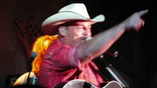 Watch Chris Cagle Little Sundress video