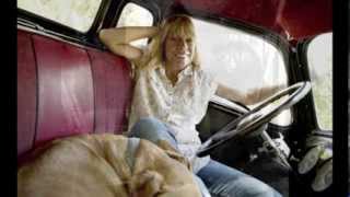 Watch Rickie Lee Jones Tigers video