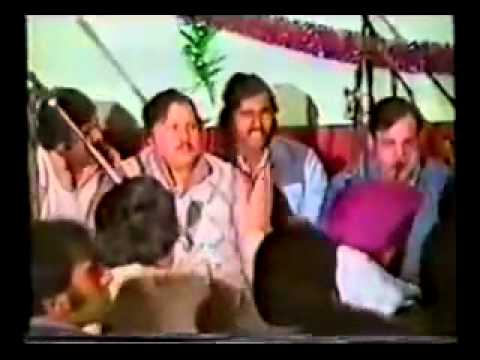Ustad Fateh Ali Khan Kiven Mukhde Ton Nazran Hatawan 1 Live...