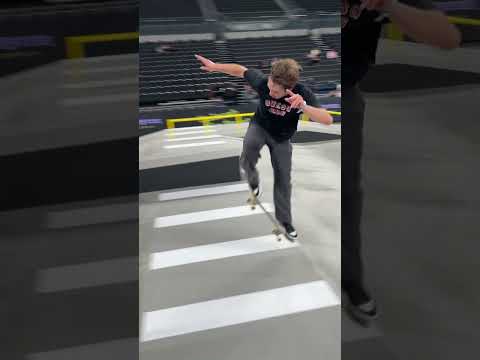 That flyout attempt 🫣 - Alex Midler at SLS Tokyo practice