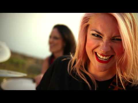 DOROTHY - Amikor a kettő-négy (Hivatalos videoklip - Official video)