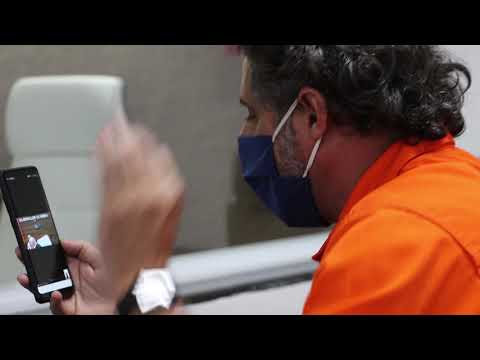 Entrega de estudo aos vereadores na Cmara Municipal de Santos sobre impactos econmicos e sociais com a sada da Petrobrs da Baixada Santista