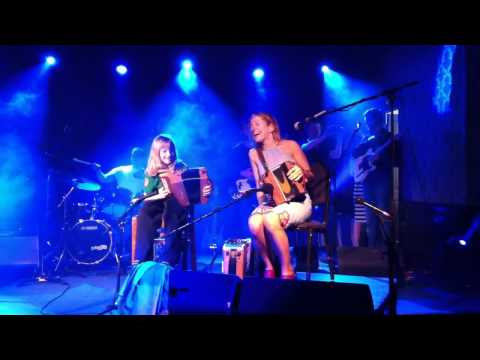 Ademar O Connor playing Blackbird with Sharon Shannon