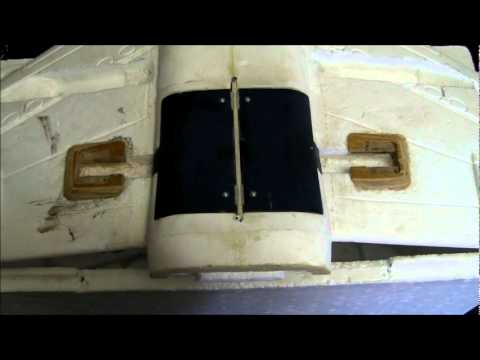 Windrider Boeing 787 main carriage door&39;s mockup.wmv