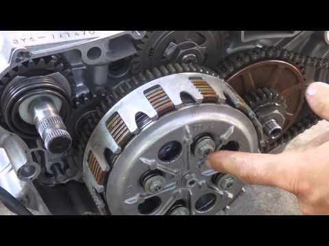 How a motorcycle clutch works - YouTube