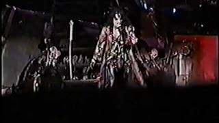 Watch Alice Cooper Dragontown video