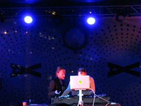 om Yorke & Nigel Godrich - Atoms For Peace Dj Set (new song) Part 1 @ Transmission LA 4-27-12