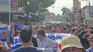 Dikawal Aremania Bobotoh Corteo Ke Stadion Kanjuruhan Malang