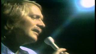 Watch David Soul It Sure Brings Out The Love In Your Eyes video