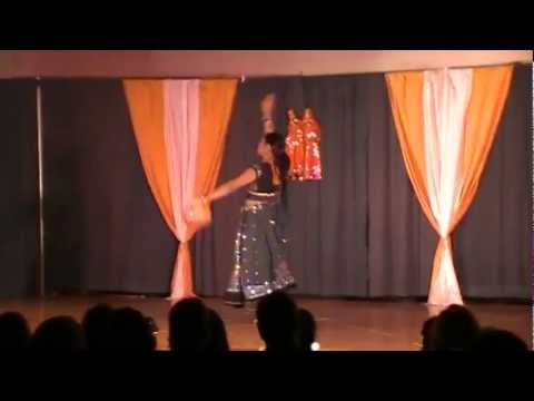Rangeelo Maro Dholna Dance