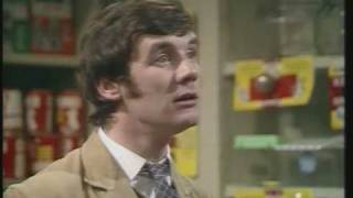 Monty Python- Dead Parrot Sketch FULL