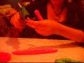 como hacer una flor de papel crepe