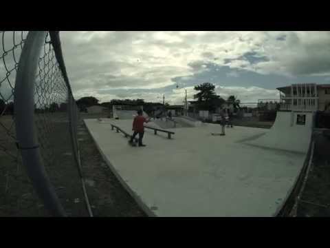 Angello Morales, Khristopher Sutherland, Andres Sanders - Skatepark de Chanis.