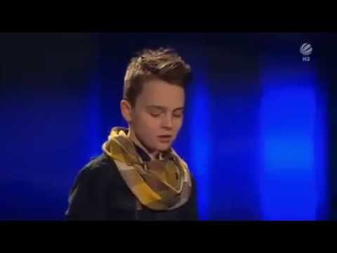 JURADA SE SORPRENDE CON UN NIÑO CANTA BOYFRIEND \ JUSTIN BIEBER...